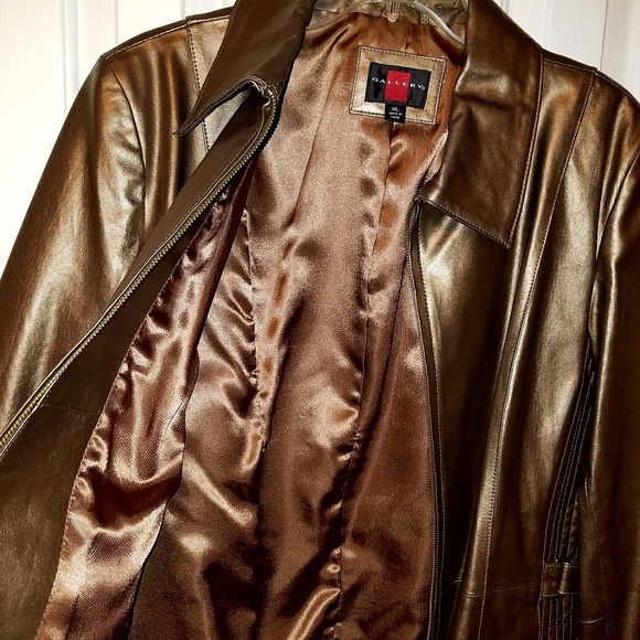 Gallery women's light jacket, gold in color - Picture 4 of 7